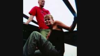 Mono & Nikitaman - Stell dir vor es ist krieg und keiner geht hin!