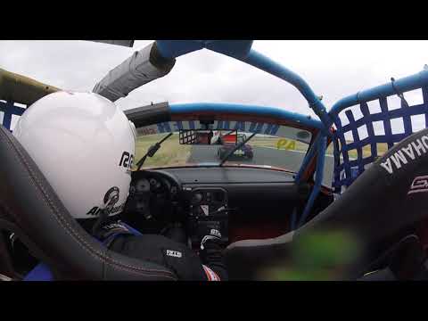 Battle Roadster Pro Cup n°85 Jean Olivier et n°49 Arnaud Fillon piste de Fontenay.