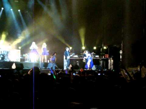 SELENA GOMEZ EN ARGENTINA ESTADIO GEBA 9-2-12 HIT THE LIGHTS1