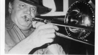 Big Bill Bissonnette, Easy Riders Jazz Band - Early Hours.wmv