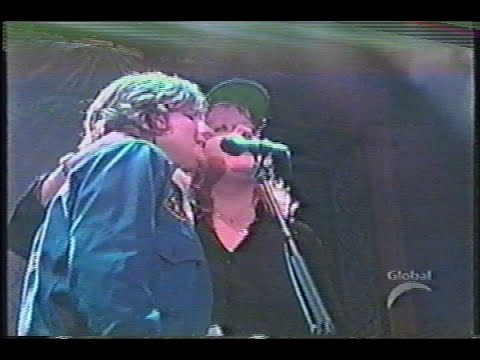 indigo girls: 2001-xx-xx: lilith on top (lilith fair documentary)
