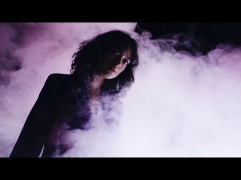 Julia Jean-Baptiste - Faux amours (clip officiel)