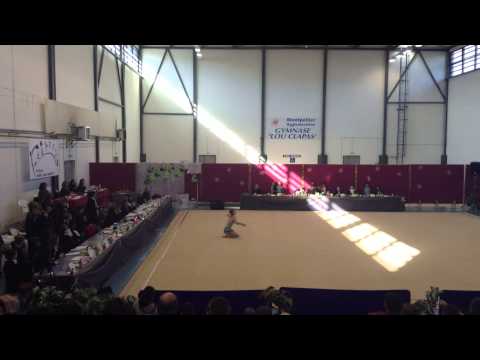 Mathilde LARTIGUE massues 2014 demo Montpellier