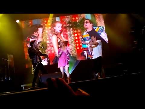 Mau y Ricky,Leslie Shaw- Faldita-Pepsi Center
