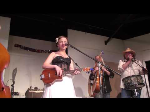 Emi Sunshine sings Ode to Billy Joe in Spring City Tennessee on June 3, 2017