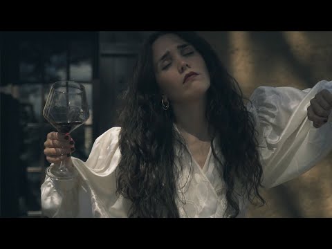 Carolina Alabau - Veinte Años (Video Oficial)