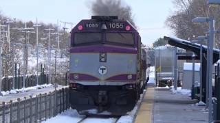 preview picture of video 'Leominster: MBTA Commuter Train (1055) Inbound to Boston @ Leominster Station'