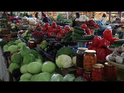 На ринку Івано-Франківська облаштували місця для «стихійних» продавців