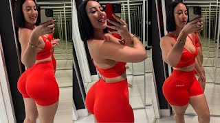 Alexandra Cohen (Yawoesenpai) – Inspiring Journey of a Model & Social Media Star