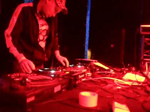 The Striker Vs. Sonic-D @ Noize Suppressor - Master Of War 22.07.2011