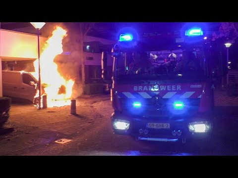 Brandweer Heesch met spoed naar Bestelbus in brand aan de Schapedreef in Oss