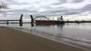 preview picture of video 'Nord Explorer Ship IMO - 9403097 Tacony Palmyra Bridge'