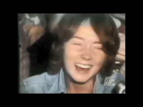 Lynette Squeaky Fromme stoned after smoke weed and laughs during a TV interview in 1970