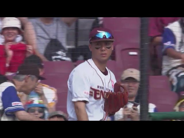 【5回表】華麗な身のこなし!! イーグルス・村林一輝 ネット際の打球をナイスキャッチ!!  2024年6月15日 東北楽天ゴールデンイーグルス 対 広島東洋カープ
