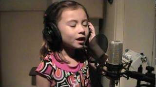 O Holy Night - Incredible child singer 7 yrs old - plz 