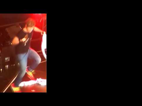 [Fancam] 120525 6 Beautiful Days in Tokyo - Young Boys Shuffle Dance