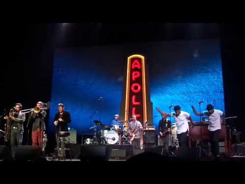 Ben L'Oncle Soul (featuring the Monophonics) live at Apollo Theater in Harlem, NY - Dec. 5, 2015 (2)