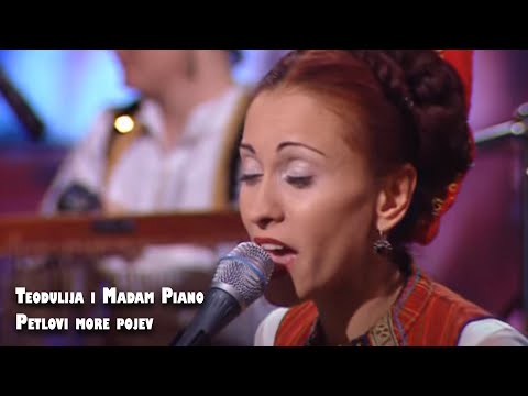 Teodulija i Madam Piano - Petlovi more pojev (Uživo)