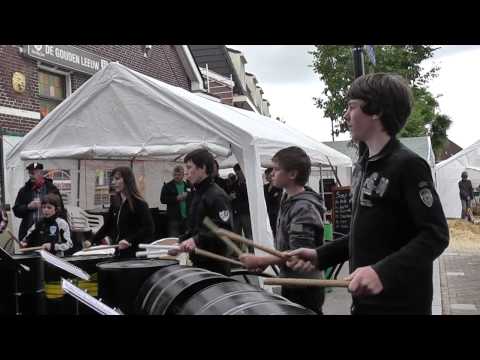 Slagwerk bij Sambeekse motoren en tractoren evenement