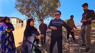 Download lagu Mahmoud with a strange man for a special project mp3 Download lagu Mahmoud with a strange man for a special project mp3