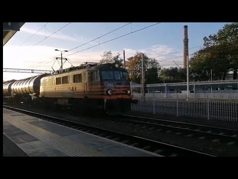 EU07-433 HSL z cysternami, przelot przez stację Zielona Góra Główna
