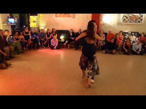  Marisa van Andel  and  Oliver Koch  are  dancing  to  a  tango  by  Alfredo De Angelis