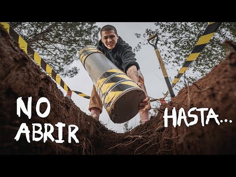 Hace años enterré esta cápsula del tiempo... Por fin la desentierro