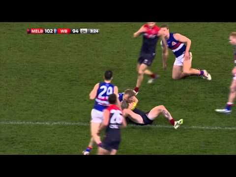Melbourne v Western Bulldogs: Final 5 Minutes - Round 14, 2013