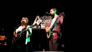 Brian Webb & Amy Correia Sing Leonard Cohen's Bird On A Wire at Acoustic Alley in Den Haag
