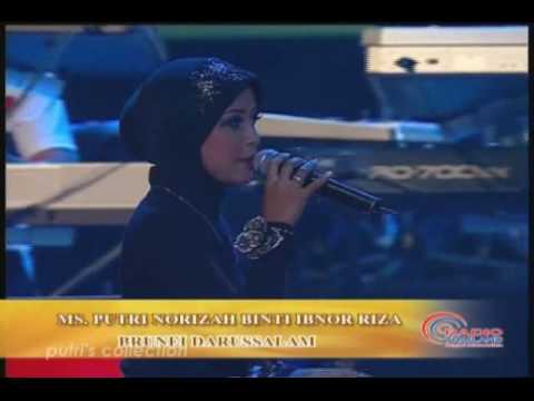 Putri Norizah (in Bangkok) - a Grand Opening Thai song @ Asean + 3 Concert