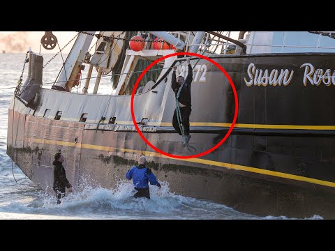 CAUGHT ON CAMERA Fishermen Jump 20Ft into Ocean off SINKING BOAT Manasquan Inlet New Jersey 11/17/23