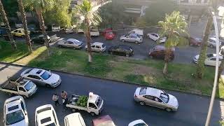 حمرا وحلوة عالمكسر شرابو عالمكسر ب ٣٠٠ وعالمكسر😂