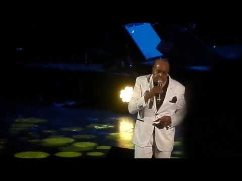 'The Legendary' Peabo Bryson - "Crosswinds" (LIVE)