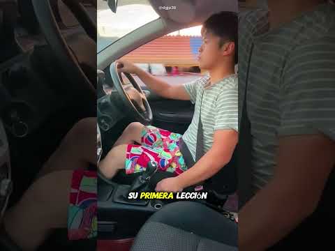 Conduce TAN MAL que ponen PINCHOS en su volante 😱😳 Primera lección de manejo 😵#shorts