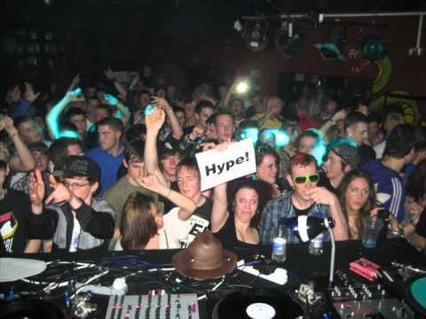 Devize & Shookz - Coming in Stealth feat Blu Bomma