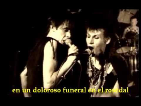 Bauhaus - Rosegarden Funeral Of Sores - subtitulado español live