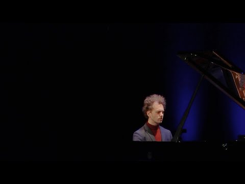 Julien Libeer plays Bach: French Suite No.5 in G major