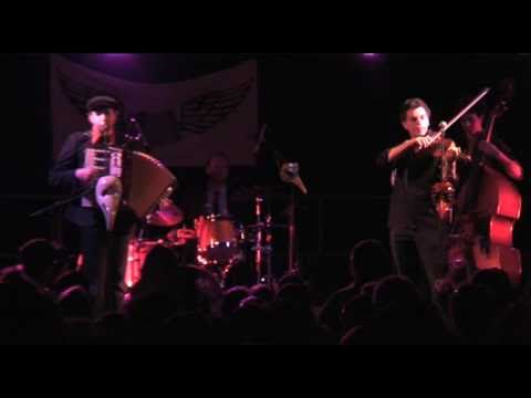 Daniel Kahn & the painted birds (in Lyon) - Sunday after the war