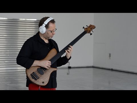 RALF GAUCK FRETLESS BASSIST | BassTheWorld.com