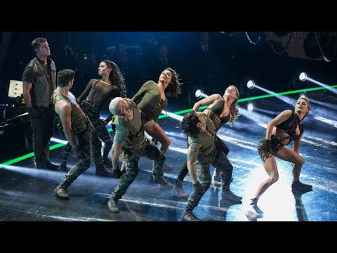 Alek Skarlatos and Lindsay Arnold Freestyle (Week 11) | Dancing With The Stars