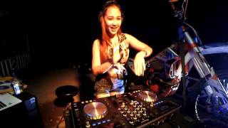 Download lagu FDJ Emily Perform mp3 Download lagu FDJ Emily Perform mp3