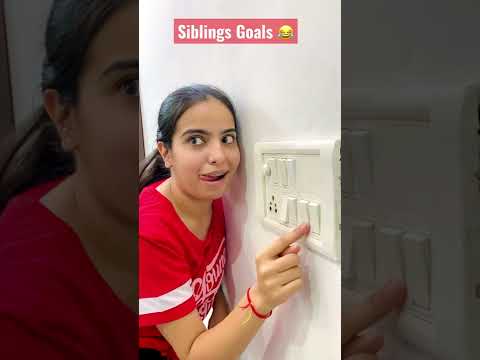 How siblings irritate each other ? 😂 #priyalkukreja #shorts #ytshorts