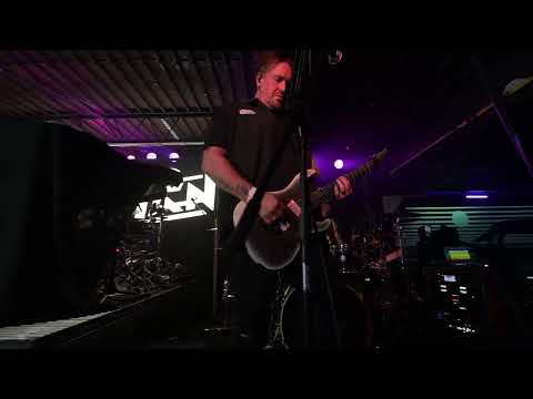 MAGG DYLAN SHADES OF GRAY VIDEO, RECORDED AUDIO OVER LIVE PERFORMANCE