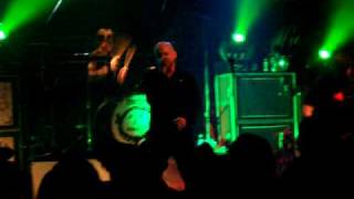 Red Ordinary World LIVE - [full song with good audio]