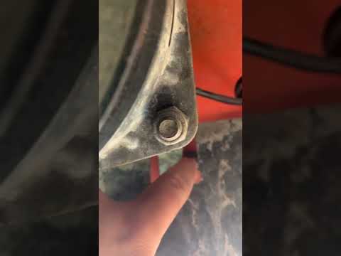 How to change the drive belt on a Kubota Z125s