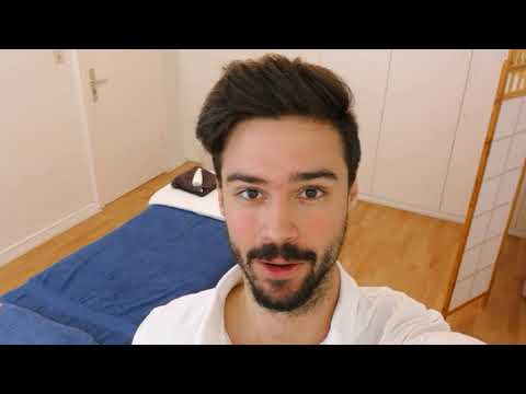 Schmerzen zwischen den Schulterblättern und Nacken Wunder Hals von hinten und Hand taub es