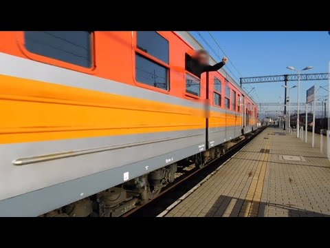 Patologiczne zachowanie pasażera na stacji w Nowym Sączu i duet EN57 jako regio do Krynicy-Zdrój