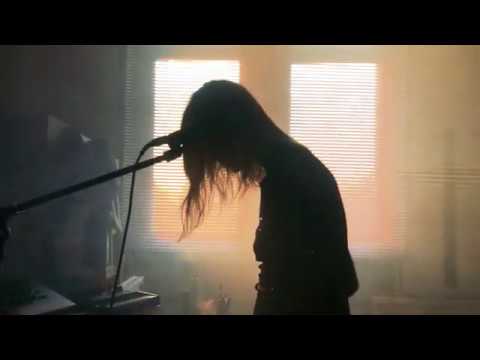 Jennifer Touch - The Wall (Live in Berlin)