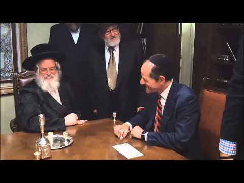 Eliot Spitzer Meets Munkatch Rabbi in Boro Park