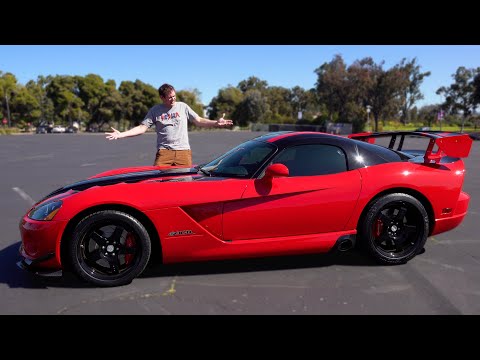 The 2008 Dodge Viper ACR Was a Crazy, Hardcore, Track Car